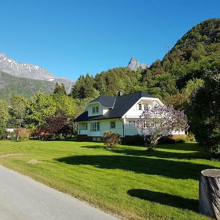 Nora Gard Apartman Åndalsnes Kültér fotó